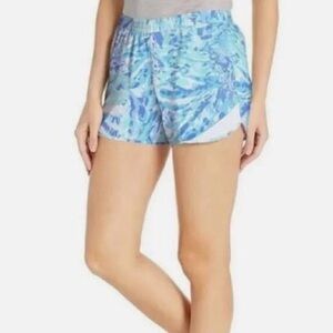 Lilly Pulitzer Ocean Trail Luxletic Shorts in Hey Hey Soleil